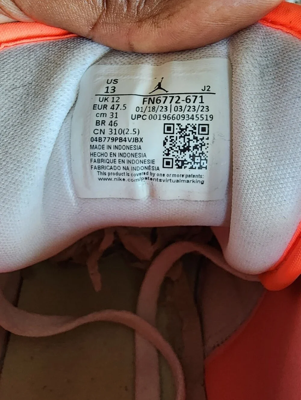 MENS AIR JORDAN 1 LOW SE - Size 13